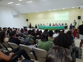 Semana de Biologia começa com homenagens e palestra educativa