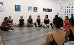 Aula de ballet ocupa Pinacoteca em ação educativa “Memória em Movimento”