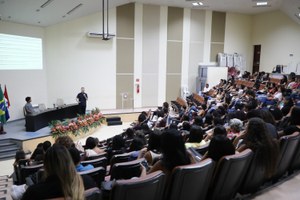 Ufal recebe professor da UFRGS para discutir desafios éticos da IA