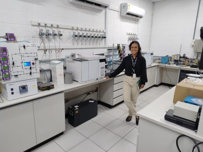 Catharina Batista de Araújo fez toda formação acadêmica no Instituto de Física da Ufal e, hoje, atua como pesquisadora na área de hidrogênio