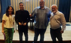 Estudante Natã Costa em concurso de piano em São Paulo