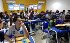 Projeto de extensão de Geografia leva ensino de estatística para escolas públicas