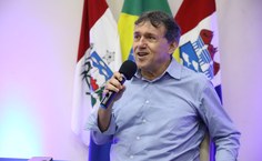 O professor decano do Instituto de Computação, Evandro Costa