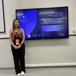 Doutoranda apresenta feminismo digital em congresso na Espanha
