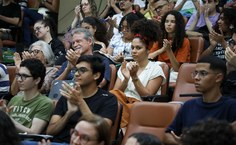 Público presente à aula inaugural