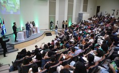 Reitor Josealdo Tonholo, representante do DCE, Matheus Maia, e vice-reitora Eliane Cavalcanti deram as boas-vindas à comunidade acsdêmica da Ufal