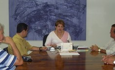 Paulo Vanderlei e servidores se reuniam com a Reitora