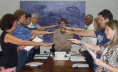 Os presentes prestaram o juramento do servidor.