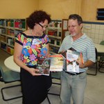 Professor de Comunicação debate e doa livros para o Campus do Sertão