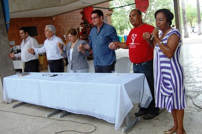 Integrantes de diversas religiões fizeram uma oração conjunta