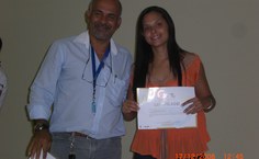 Andréa Marques, aprovada para o Mestrado em Nutrição da UFPE, recebendo certificado de Excelência Acadêmica - Pibic 2009