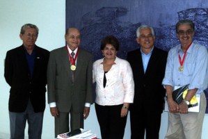 Ex-professores da Ufal recebem medalhas de 50 anos da Ufal