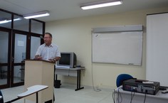 Miguel Rodrigues esclarece as normas aos alunos