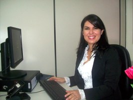 Secretária do Campus Arapiraca realiza pesquisa em correspondências oficiais