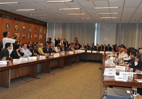 Secretário de Relações do Trabalho ouve 43 entidades sindicais na retomada das negociações