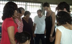 Professor Bernardo em atividade de danças circulares