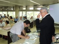 Elias Barbosa, representante dos técnico-administrativos, assina termo de posse