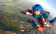 Professora Ruth Trindade saltando em Cascavel