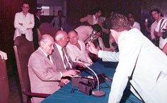 Tancredo Neves e Ulisses Guimarães na campanha do Diretas Já em visita à Ufal