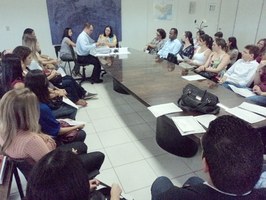 Vice-reitora empossa 22 novos servidores da Ufal