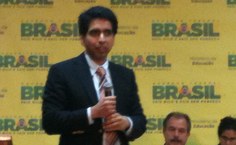 Professor norte-americano Salman Khan terá o seu material traduzido para o português