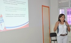 A coordenadora da Ascom, Simoneide Araújo, apresentou o relatório sobre a relação entre a Ascom e a mídia