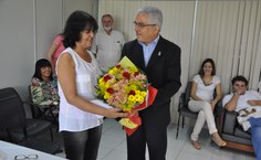 Professor Eurico presta homenagem a servidora