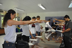 Mais servidores assumem cargos na universidade