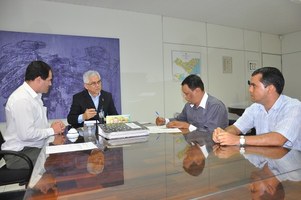 Ufal firma contrato com nova empresa de limpeza