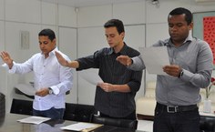 Servidores fazem o juramento