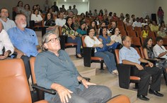 Equipe de gestão se uniu aos demais servidores para celebrar a paz e a harmonia