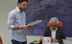 Thiago Silva faz a leitura dos termos de posse