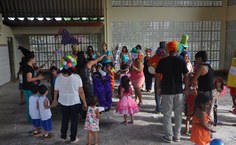As marchinhas de carnaval tocaram durante toda a tarde e animaram as crianças