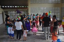 As marchinhas de carnaval tocaram durante toda a tarde e animaram as crianças