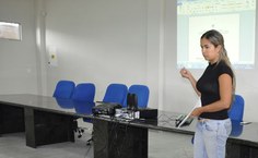 Thatiana Pita apresenta Manual de Capacitação para os coordenadores