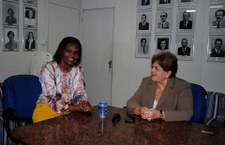 A vereadora Fátima Santiago (PP) em conversa com Ana Dayse Dórea