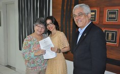 Zezé Messias, entrega Termo de Posse para Elizete