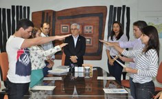 Servidores fazendo juramento
