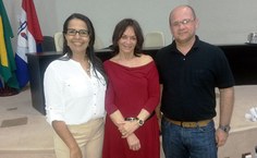 Vera Pontes (coordenadora da formação da Prograd), Auxiliadora Freitas e Felipe Sarmento (coordenador de Desenvolvimento Pedagógico da Prograd)