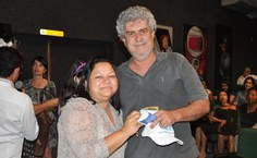 Servidores são homenageados com brindes