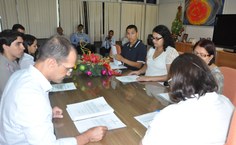 Familiares acompanham cerimônia de posse