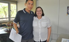 Victor Rafael recebe termo de posse