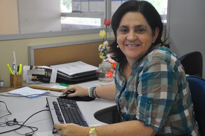 Em 2014, a jornalista Márcia Alencar completou 30 anos de serviço na Ufal e recebeu carinhosas homenagens | nothing