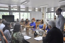 Fred Ebrahim, do Dap, faz a leitura do termo de posse