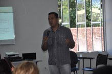 O professor Rodrigo Pereira, do Campus do Sertão ministra palestra Metodologias ativas de ensino e aprendizagem na educação superior.