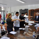 Reitor empossa cinco novos servidores para Arapiraca, Penedo e Viçosa