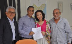 A felicidade dos professores Alda Martins e Francisco Martins  com a posse do filho, Luiz Phillipe