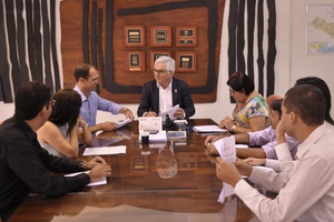 Reitor empossa quatro novos servidores para Maceió, Arapiraca e Sertão