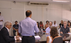 Amigos, familiares, pró-reitoras e diretores de unidades estiveram presentes na cerimônia