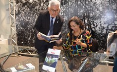 Reitor Eurico Lôbo prestigiou lançamento do livro da professora Sandra Lira